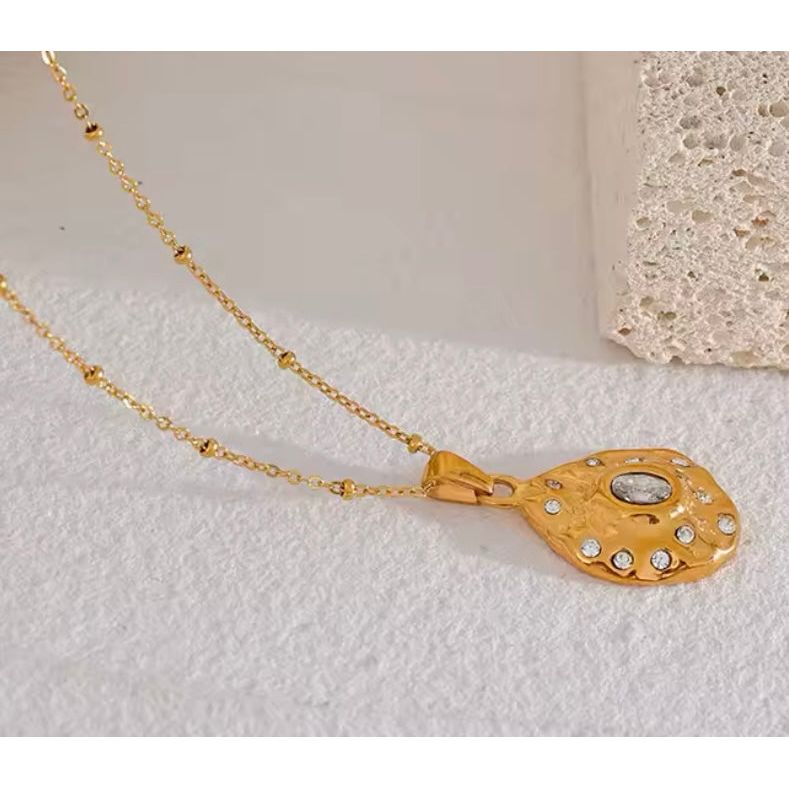 GOLDILOCKS NECKLACE