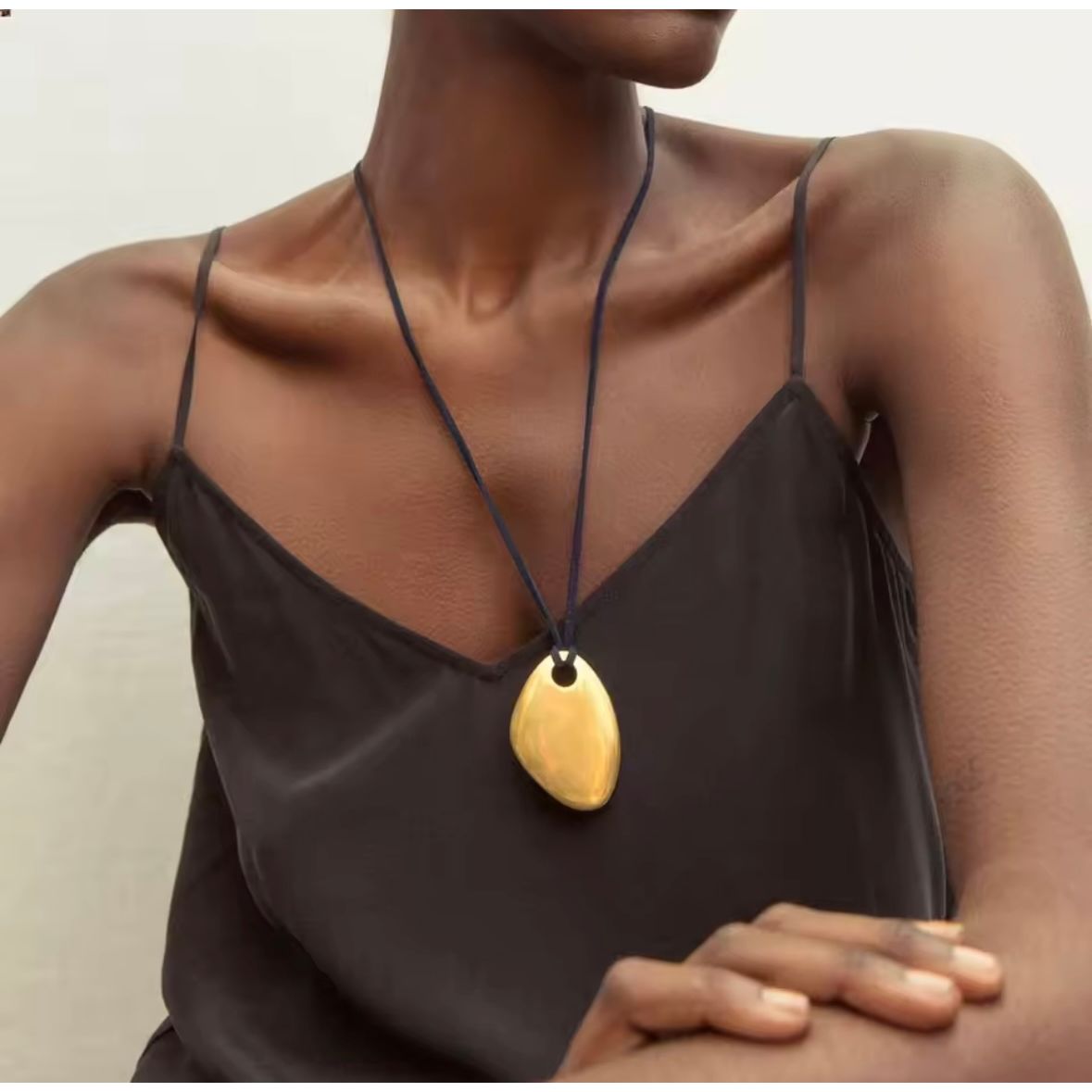AMARA PENDANT NECKLACE