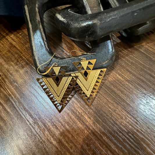 GOLDEN ARROWHEAD EARRINGS
