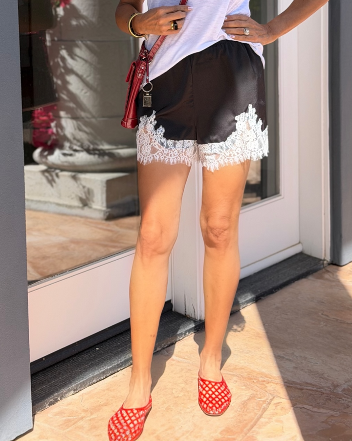 PARISIAN LACE SHORTS