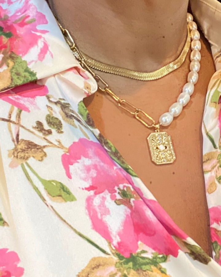 PRECIOUS NECKLACE