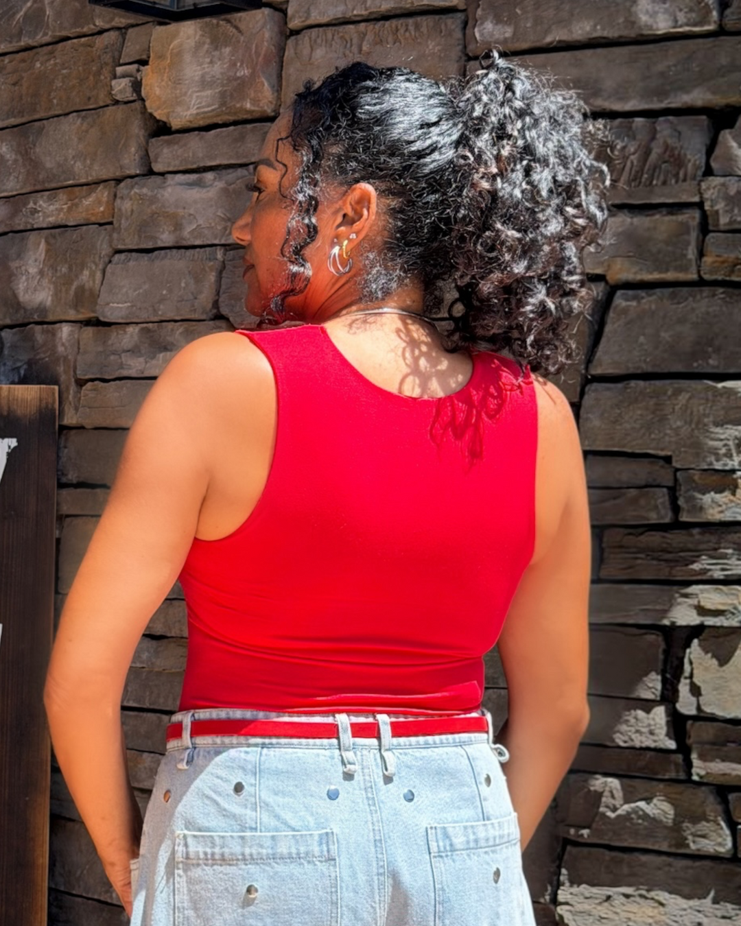 NORA U-NECK TANK